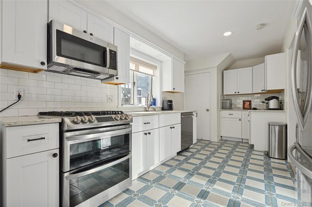 109 Longworth Avenue, Woodmere, NY 11598