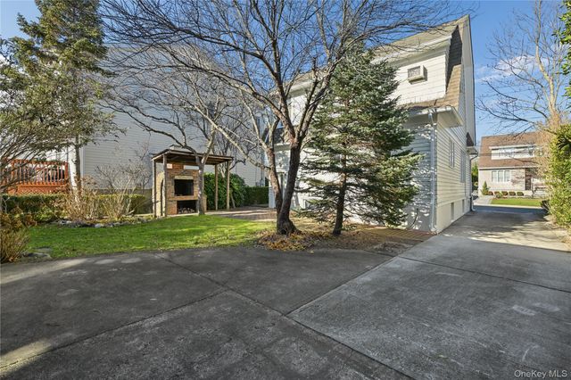109 Longworth Avenue, Woodmere, NY 11598