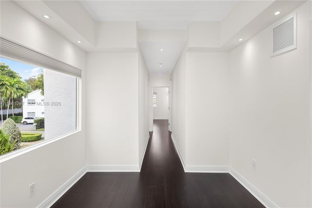 20205 W Oak Haven Circle, Miami, FL 33179