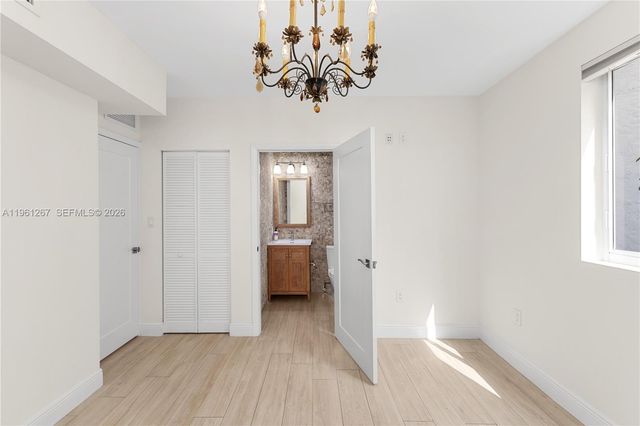 20205 W Oak Haven Circle, Miami, FL 33179