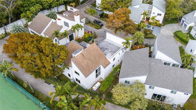 20205 W Oak Haven Circle, Miami, FL 33179