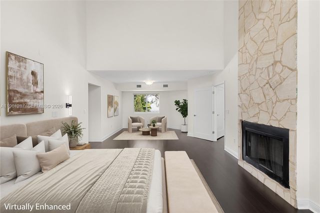 20205 W Oak Haven Circle, Miami, FL 33179