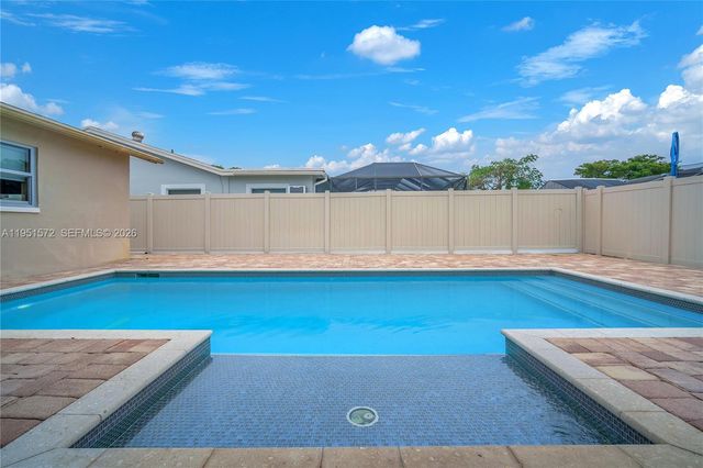 22599 SW 65th Avenue, Boca Raton, FL 33428