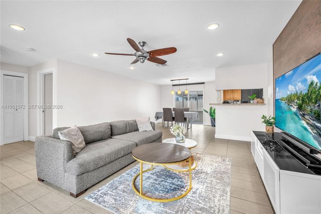 22599 SW 65th Avenue, Boca Raton, FL 33428