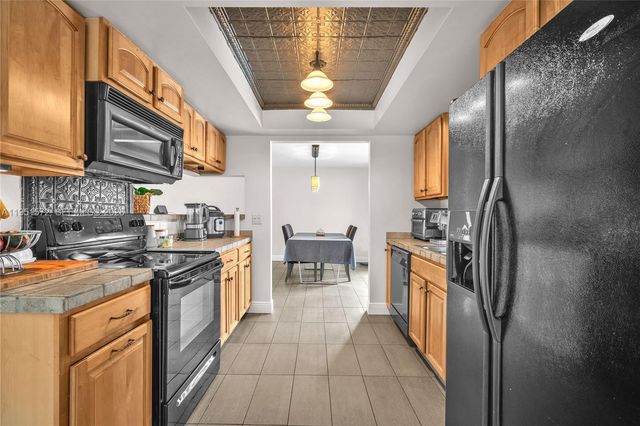 22599 SW 65th Avenue, Boca Raton, FL 33428