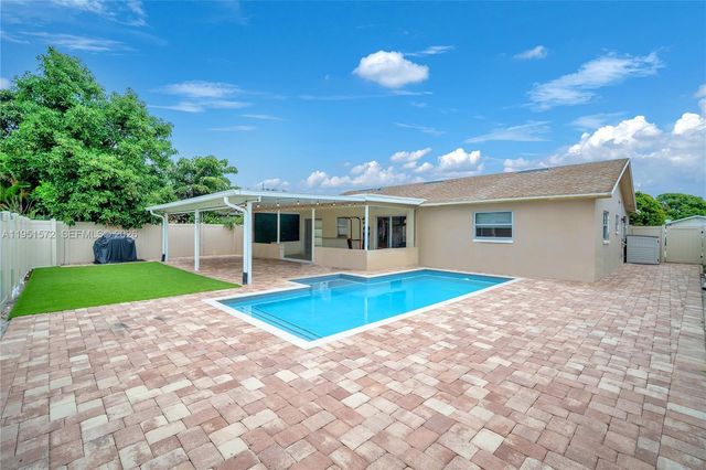 22599 SW 65th Avenue, Boca Raton, FL 33428