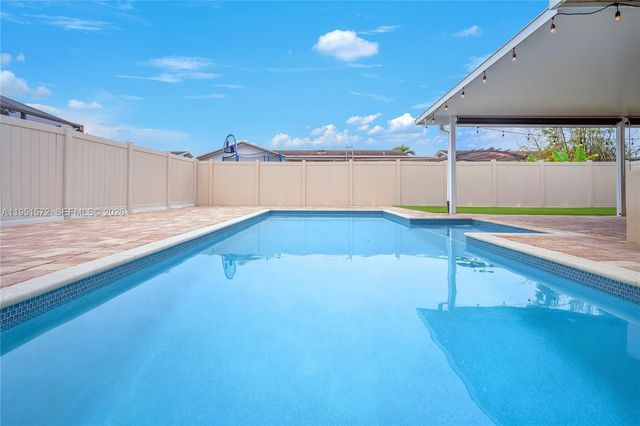 22599 SW 65th Avenue, Boca Raton, FL 33428