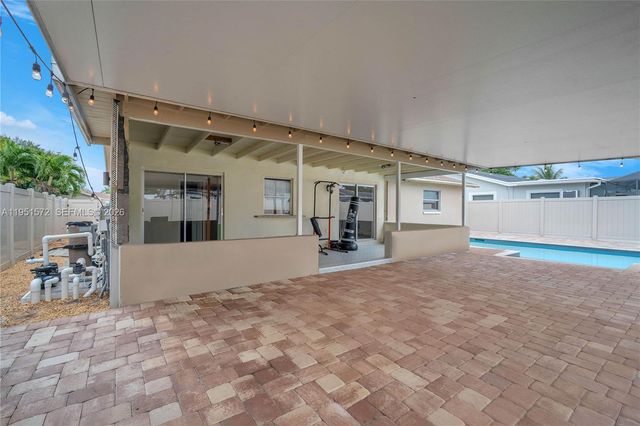 22599 SW 65th Avenue, Boca Raton, FL 33428