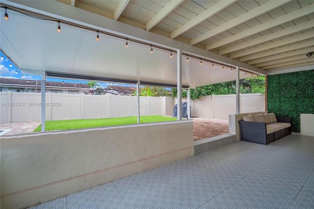 22599 SW 65th Avenue, Boca Raton, FL 33428