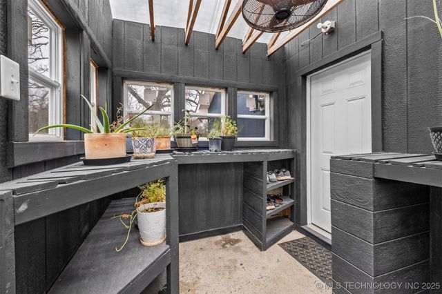 19037 County Road 502, Colcord, OK 74338