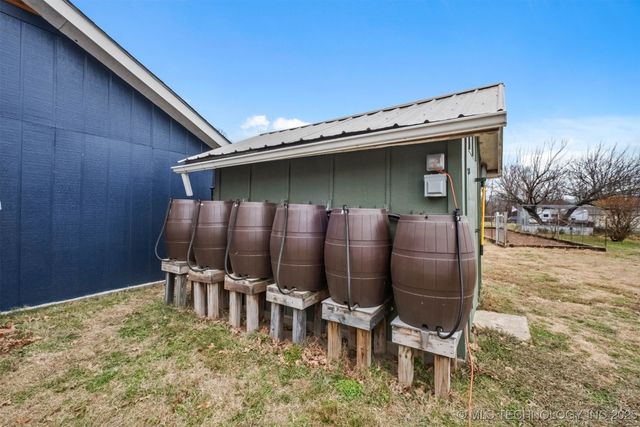 19037 County Road 502, Colcord, OK 74338