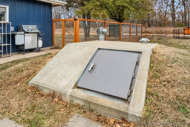 19037 County Road 502, Colcord, OK 74338