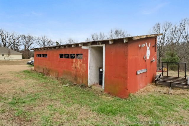 19037 County Road 502, Colcord, OK 74338