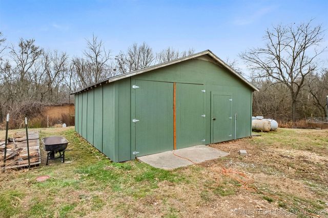 19037 County Road 502, Colcord, OK 74338