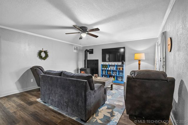 19037 County Road 502, Colcord, OK 74338