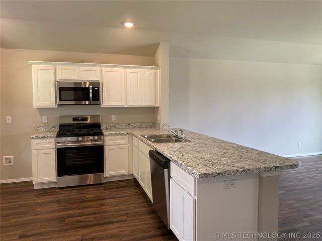 16432 S 85th Avenue E, Bixby, OK 74008