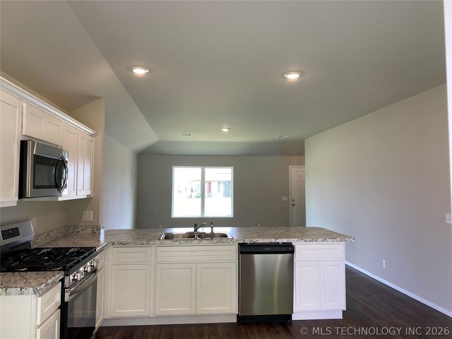16432 S 85th Avenue E, Bixby, OK 74008