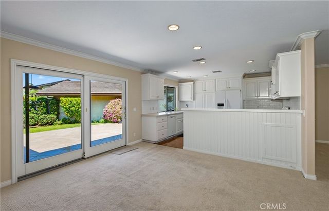 17 W Palm Lane, Redlands, CA 92373