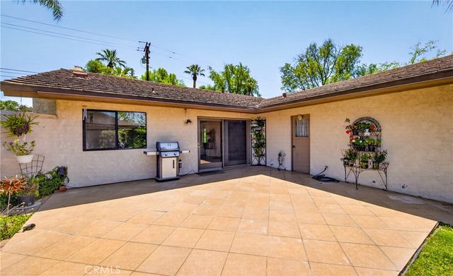 17 W Palm Lane, Redlands, CA 92373