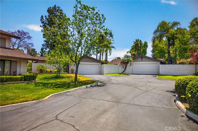 17 W Palm Lane, Redlands, CA 92373