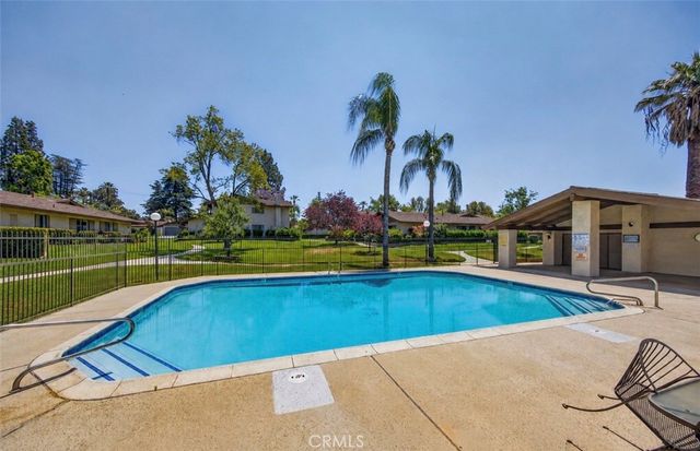 17 W Palm Lane, Redlands, CA 92373