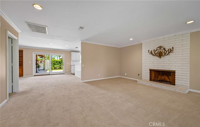 17 W Palm Lane, Redlands, CA 92373