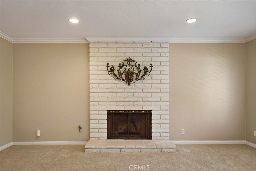 Image 6 of property listing at 17 W Palm Lane, Redlands, CA 92373