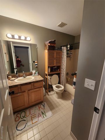 16839 Dover Drive 140, Northville Township, MI 48168