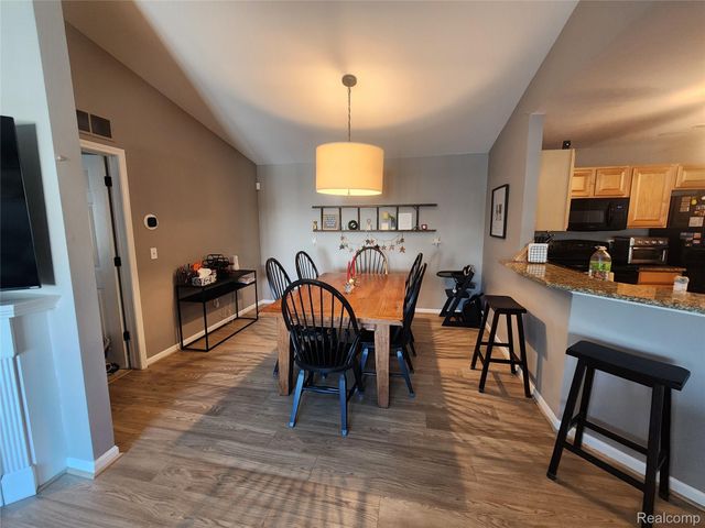 16839 Dover Drive 140, Northville Township, MI 48168