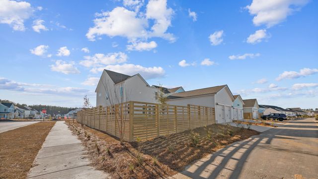 782 Blueway Avenue, Summerville, SC 29486