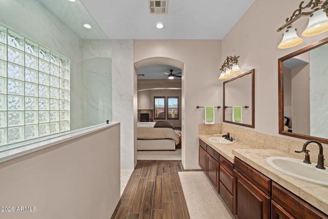2334 E Samantha Way, Phoenix, AZ 85042