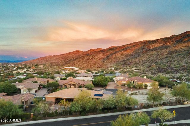 2334 E Samantha Way, Phoenix, AZ 85042