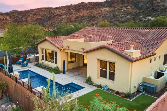 2334 E Samantha Way, Phoenix, AZ 85042