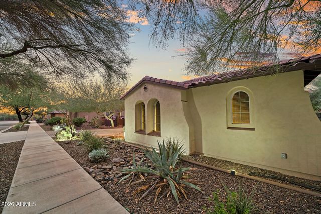 2334 E Samantha Way, Phoenix, AZ 85042