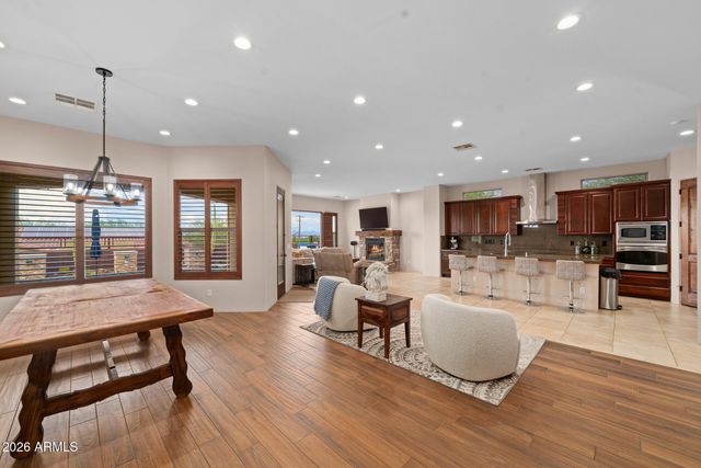 2334 E Samantha Way, Phoenix, AZ 85042