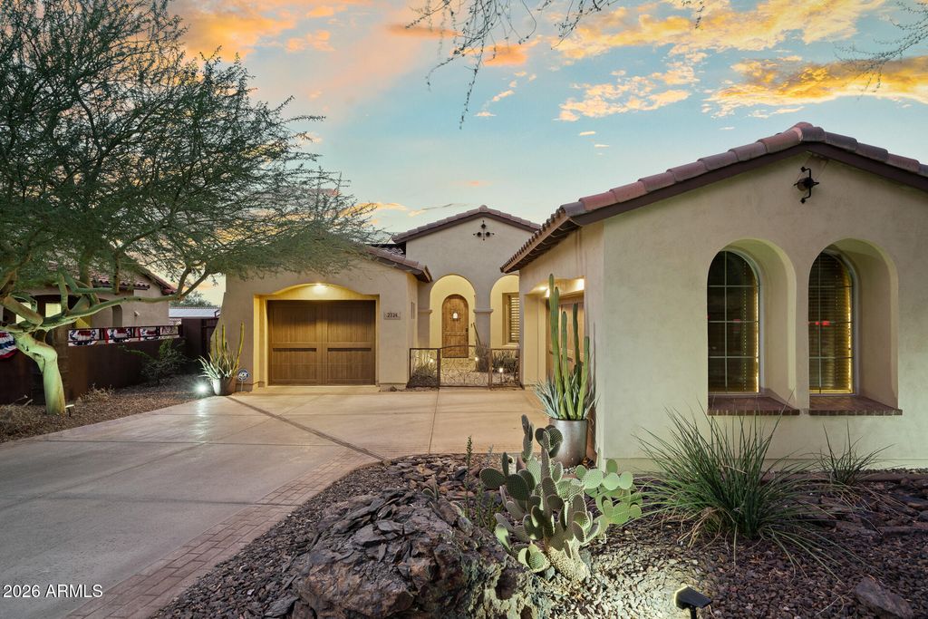 2334 E Samantha Way, Phoenix, AZ 85042 — photo 2