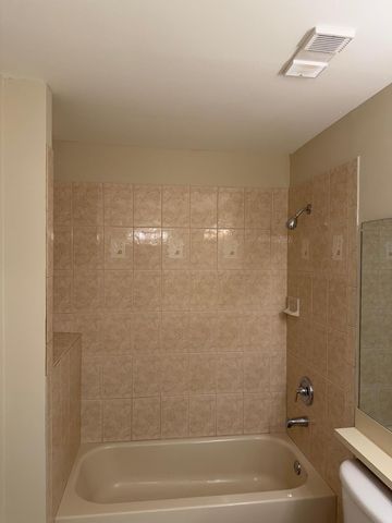 1040 Summit Place Circle B, West Palm Beach, FL 33415