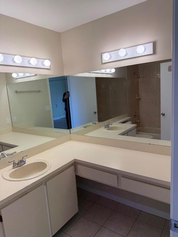 1040 Summit Place Circle B, West Palm Beach, FL 33415