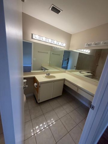 1040 Summit Place Circle B, West Palm Beach, FL 33415