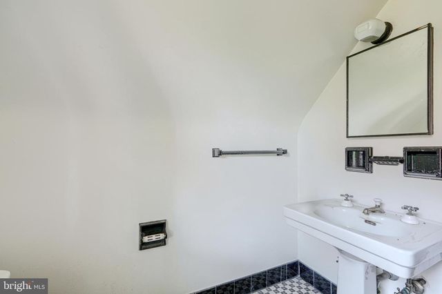 15 W COLD SPRING LN, Baltimore, MD 21210