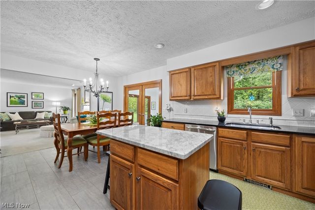 7012 Morning Dove Lane, Olmsted Twp, OH 44138