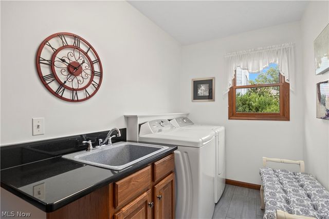 7012 Morning Dove Lane, Olmsted Twp, OH 44138