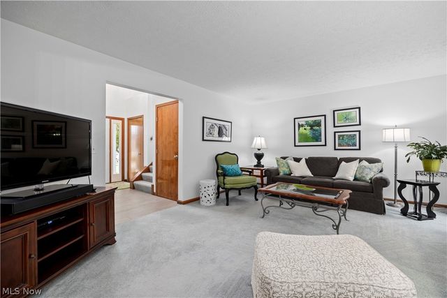 7012 Morning Dove Lane, Olmsted Twp, OH 44138