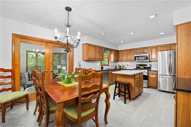 7012 Morning Dove Lane, Olmsted Twp, OH 44138
