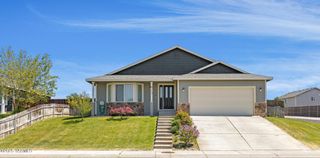 N 613 Iler St, Moxee, WA 98936