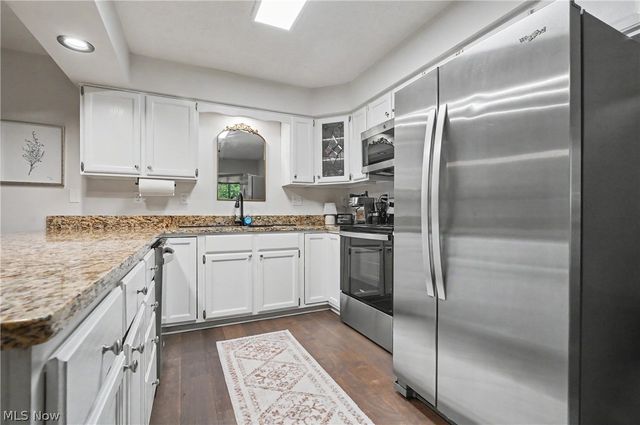 162 Lake Terrace Drive, Munroe Falls, OH 44262