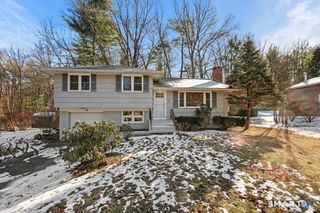 66 East Shore Boulevard, Burlington, CT 06013