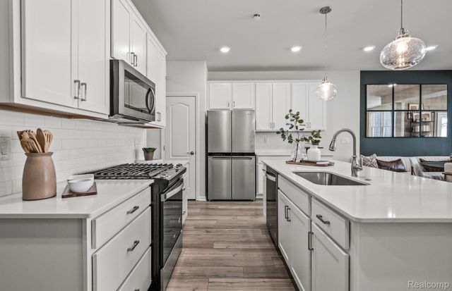 1503 Superior Drive, Milford Charter Township, MI 48381