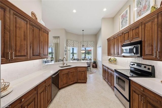 8793 Mustang Island CIR, Naples, FL 34113