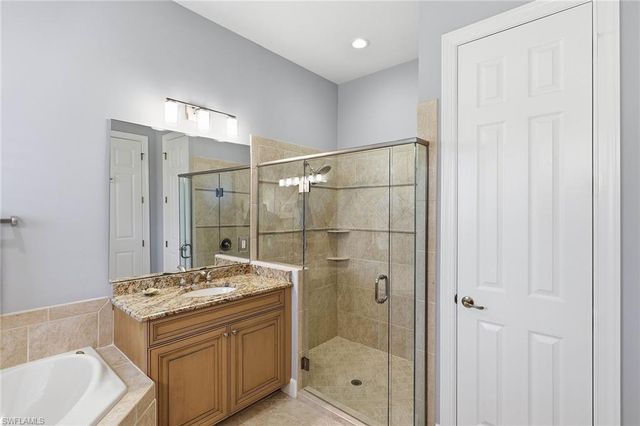 8793 Mustang Island CIR, Naples, FL 34113